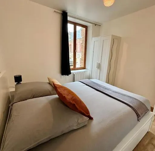 Idealement Situe Au Coeur De *