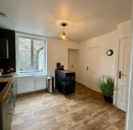 Idealement Situe Au Coeur De *